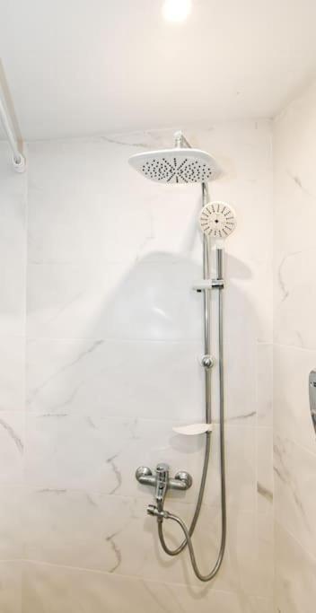 Velar 1Bdr Apartment Sofia Bagian luar foto