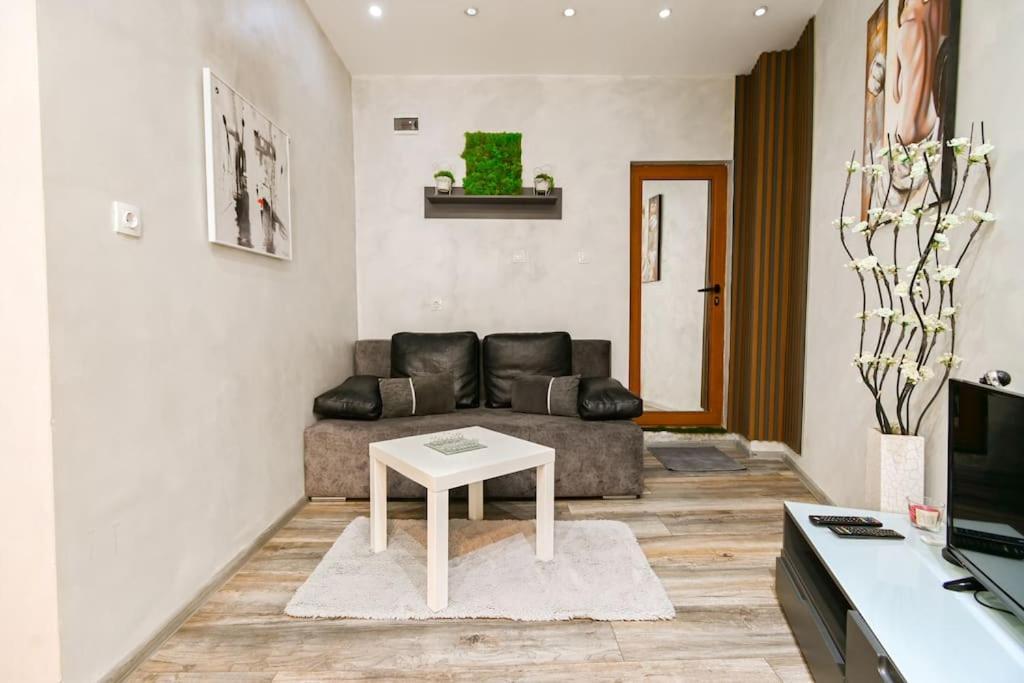 Velar 1Bdr Apartment Sofia Bagian luar foto